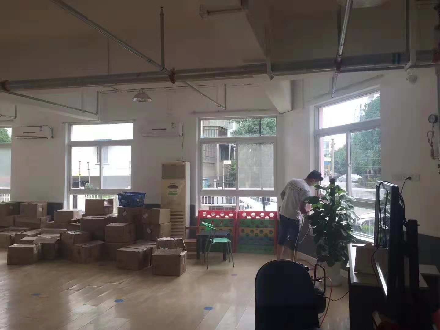宝仁幼儿园室内空气净化工程现场2